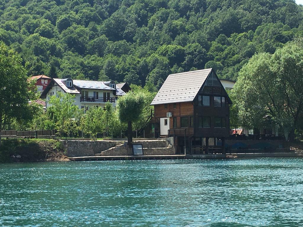 Rooms And Apartments Neron Bihac Lohovo Ngoại thất bức ảnh